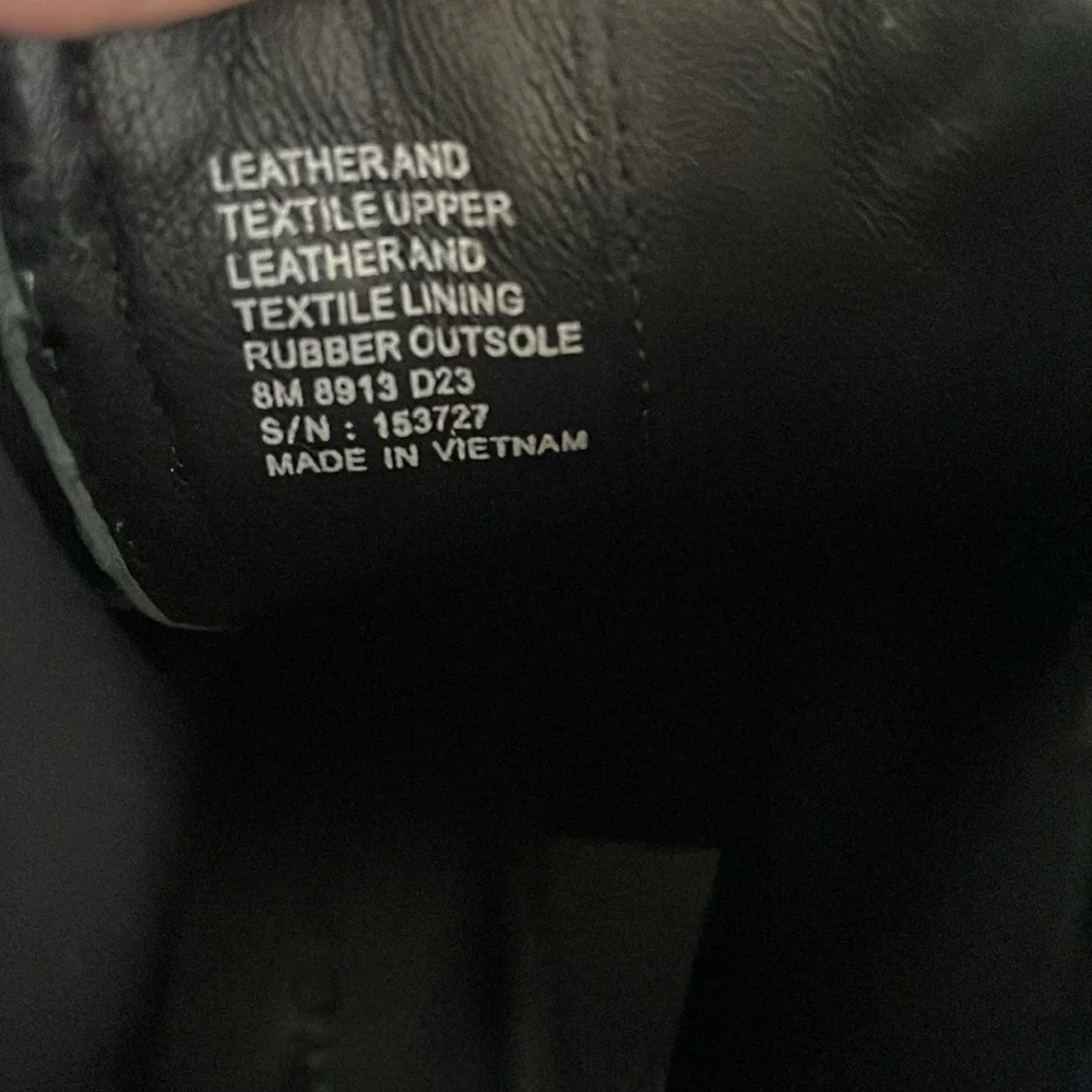 New Tory Burch Lug Sole Chelsea Boots